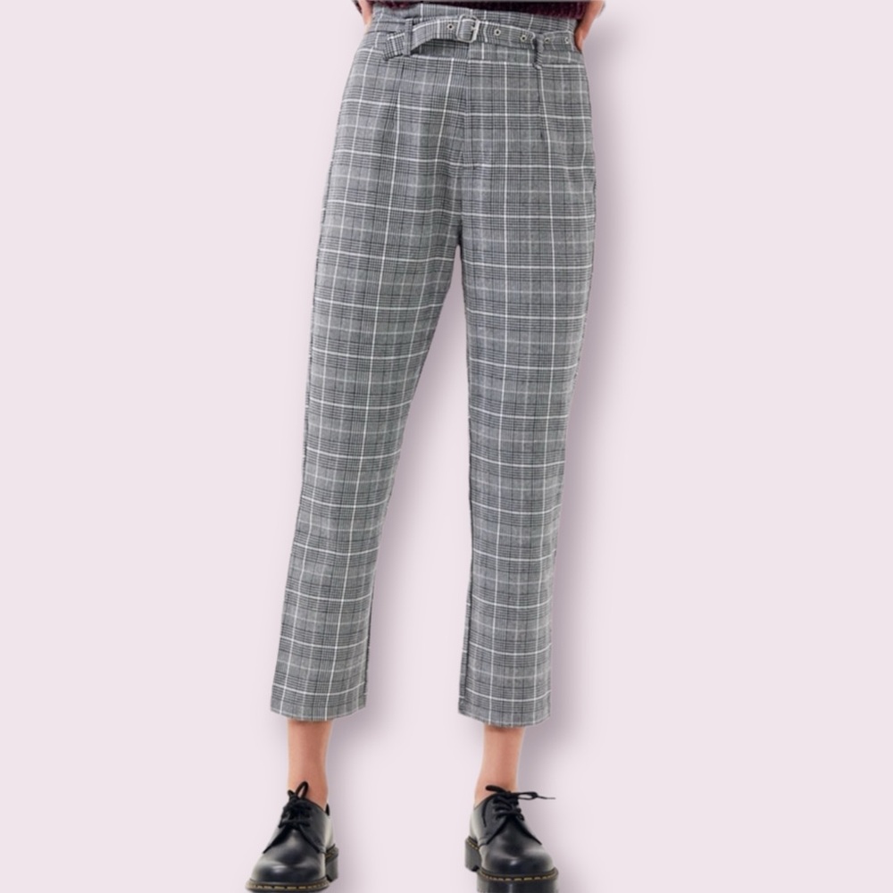 Kendall & Kylie Gray Plaid Cropped Tapered Pants